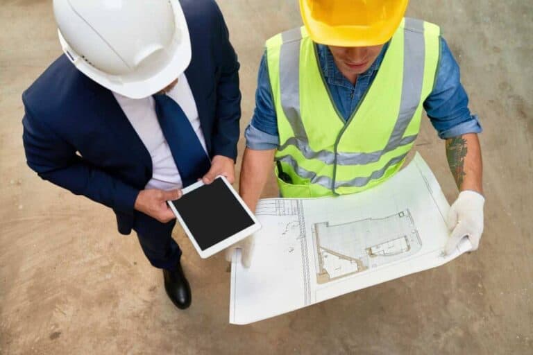working-meeting-of-foreman-and-architect_r-2021-09-24-03-47-49-utc-1024x683